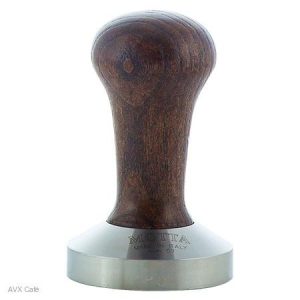 Motta Competition tamper hnedý 58,4 mm drevo